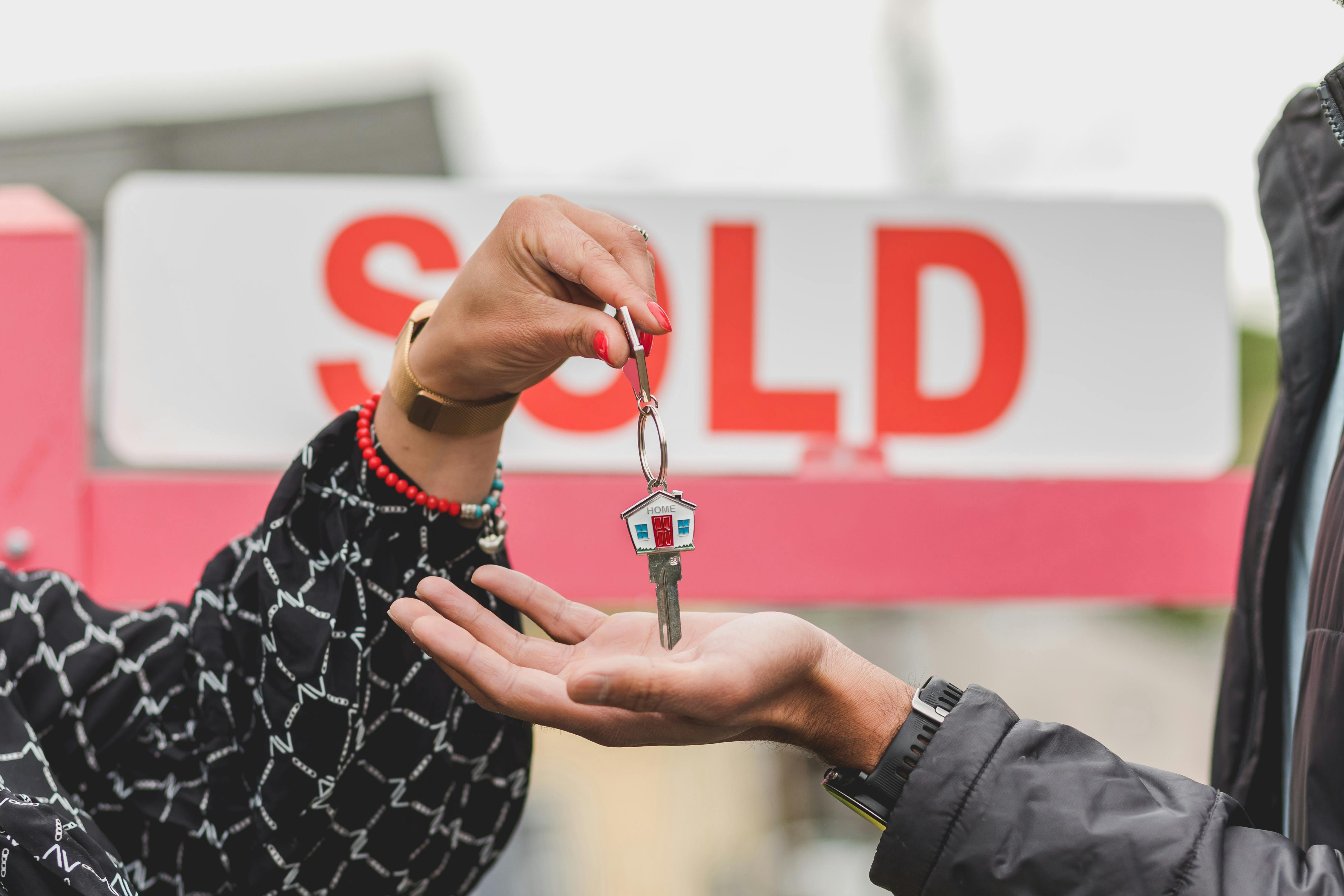 NAR Chief Economist Lawrence Yun Forecasts 9% Increase in Home Sales for 2025 and 13% for 2026, with Mortgage Rates Stabilizing Near 6%